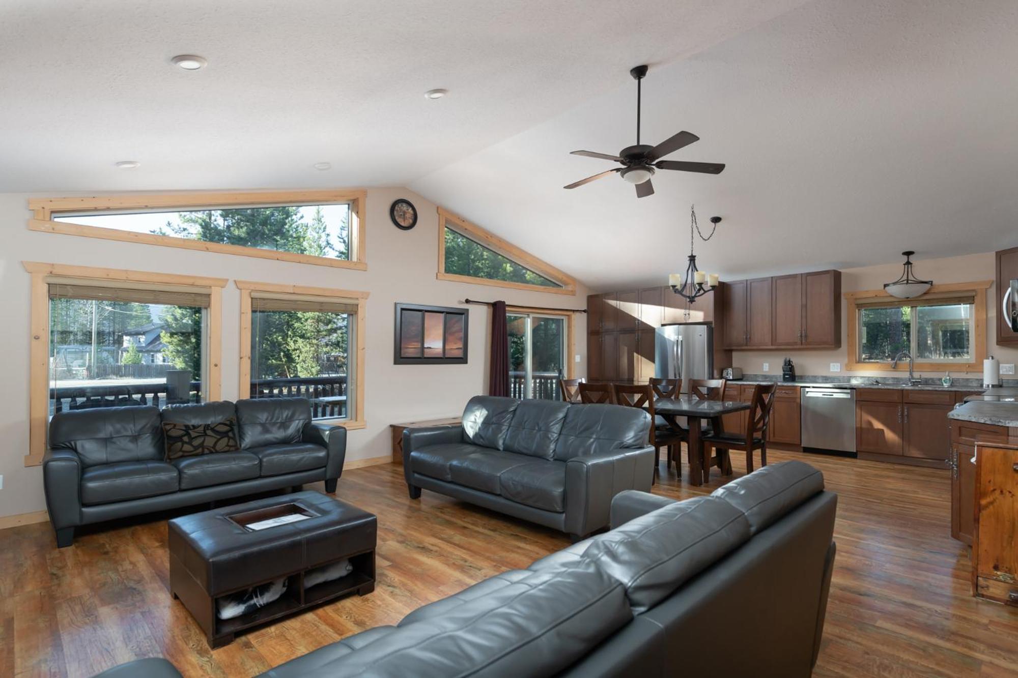 Villa Mama Bear Valemount Exterior foto